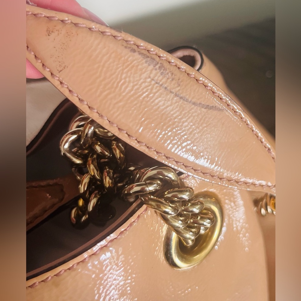 Gucci Beige/Tan Leather Double-G Shoulder Bag with Tassel - Picture 5 of 15